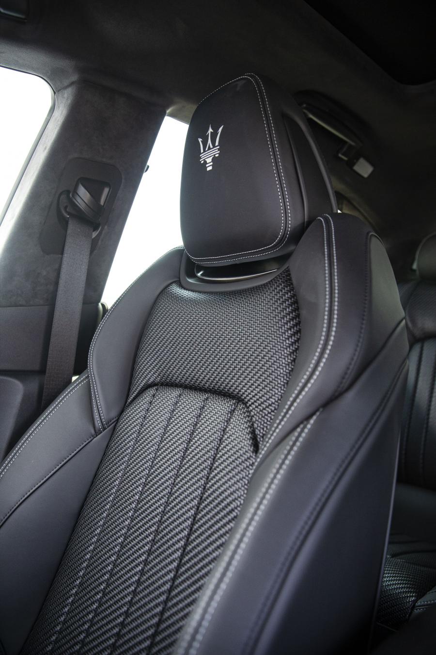 Интерьер Maserati Levante S Q4 GranSport Zegna PELLETESSUTA 2019 года  (фото 12 из 14)